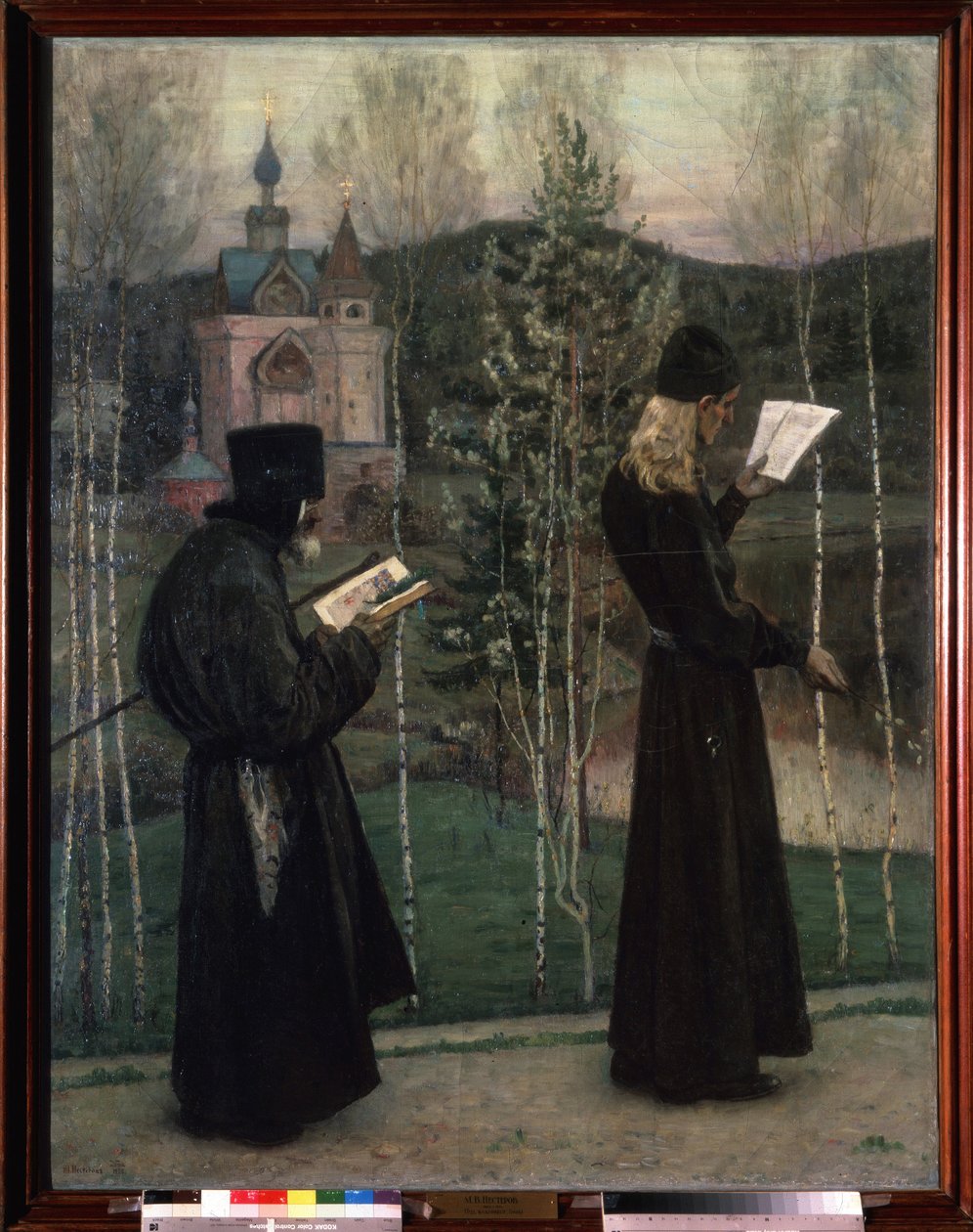 Çanlar çalıyor (Çanlar Çalıyor). Yürürken kitap okuyan iki keşiş, arka planda bir kiliseye doğru ilerliyor. Resim, Mikhail Vasilyevich Nesterov (1862-1942), tuval üzerine yağlı boya by Mikhail Vasilievich Nesterov