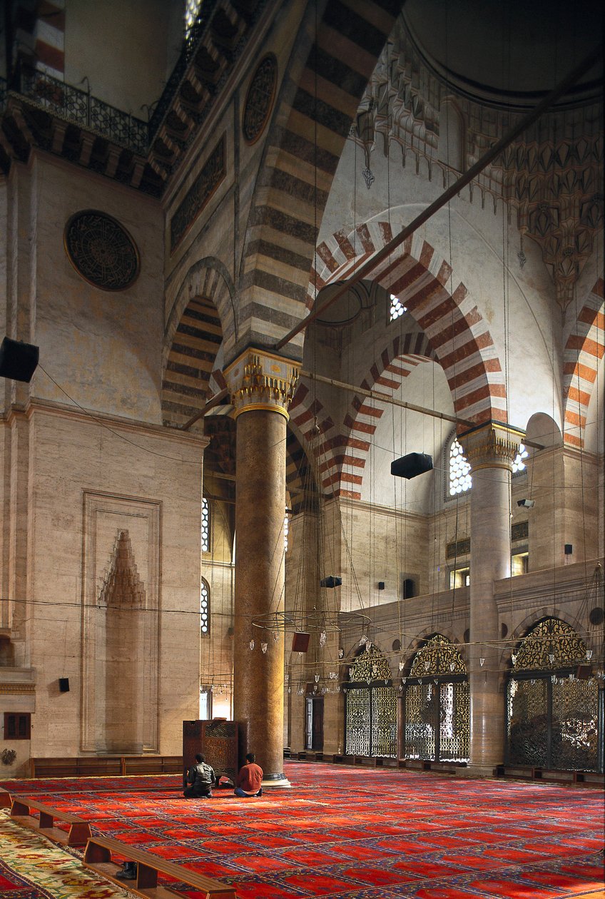 Süleymaniye Camii'nin içi by Mimar Sinan