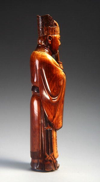 Bir memur figürü (oyulmuş fildişi) (ayrıca bkz. 272118) by Ming Dynasty Chinese School