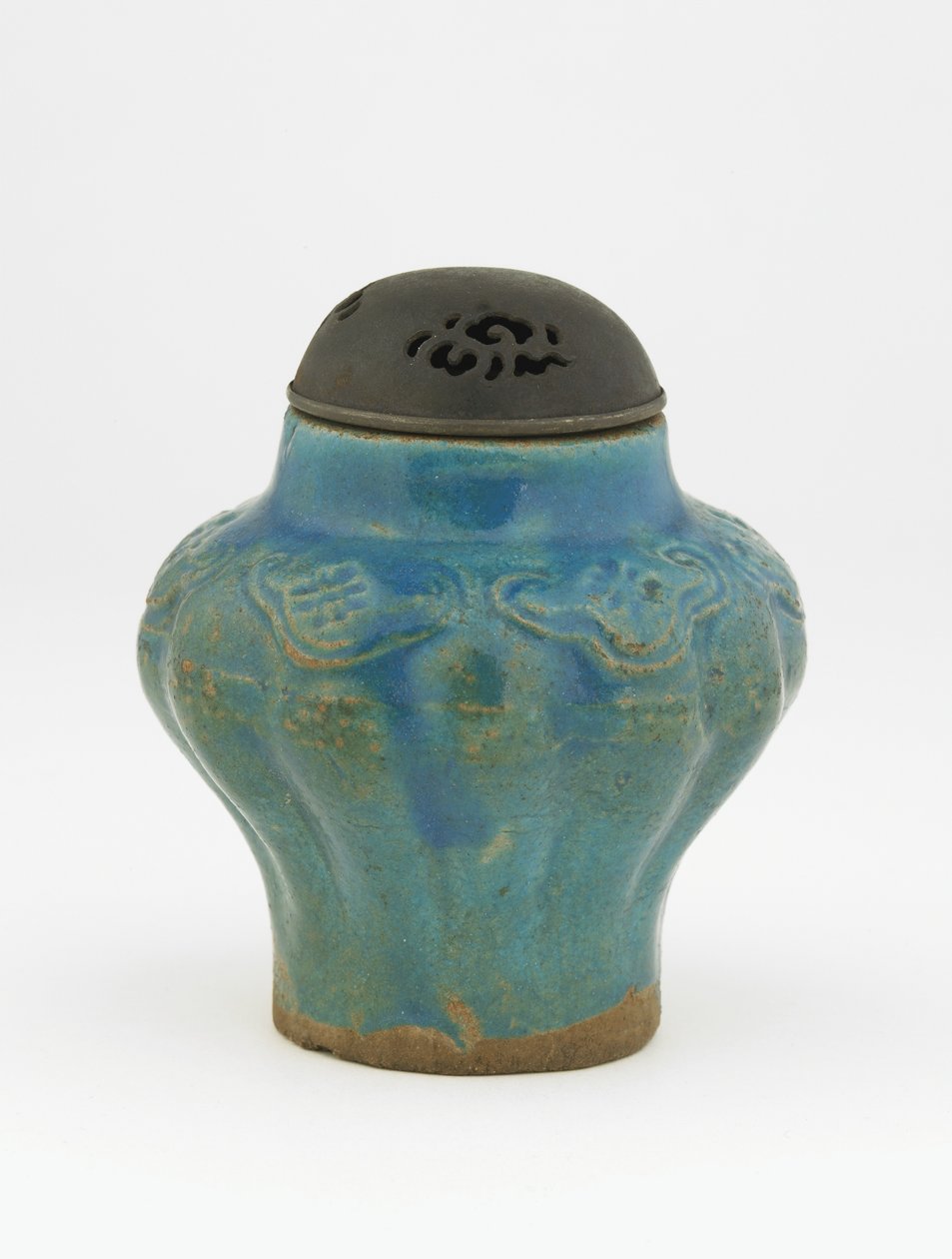 Tütsü brülörü olarak kullanılan kavanoz, 16.-17. yüzyıl ortası (seramik) by Ming Dynasty Chinese School