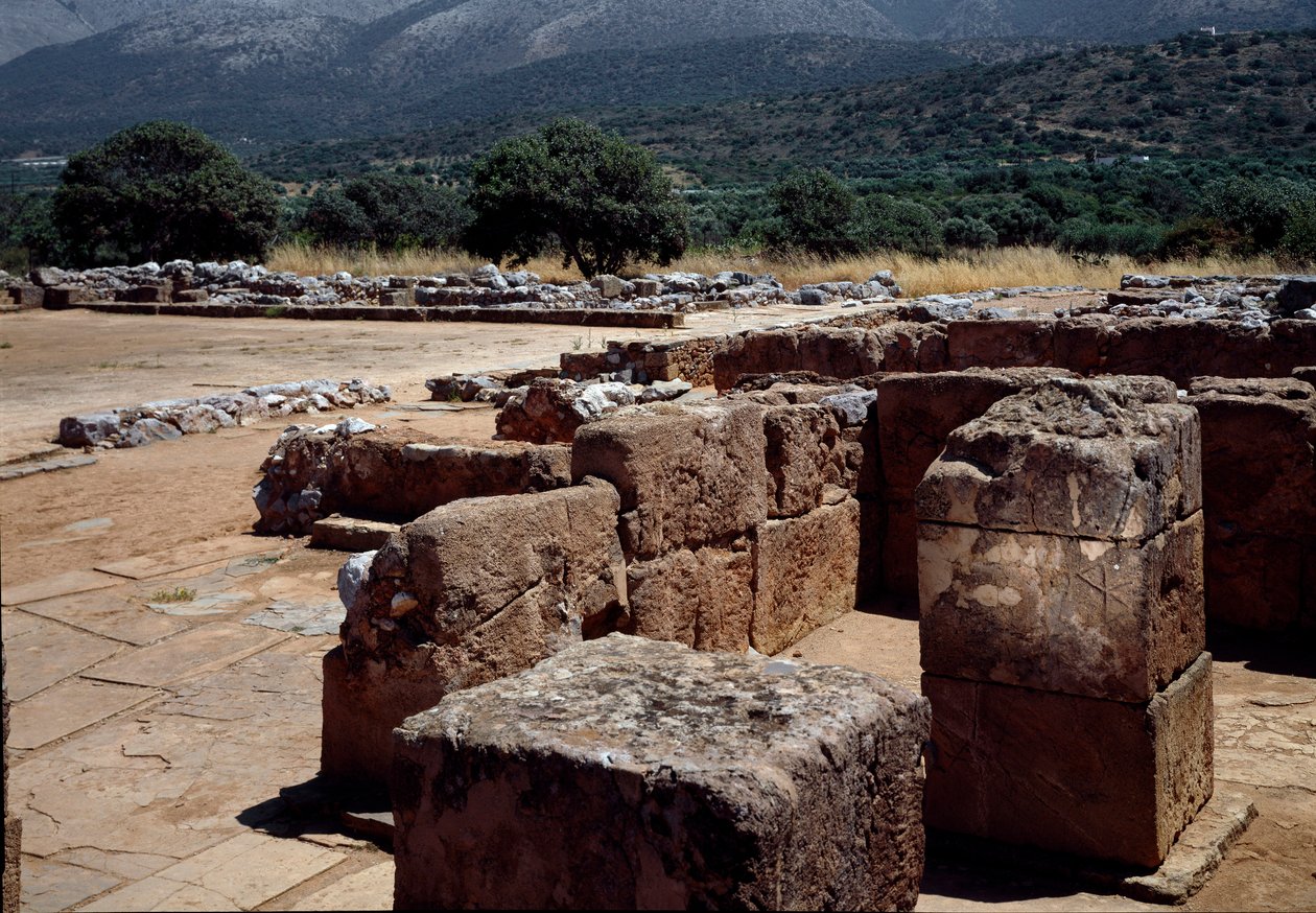 Minos uygarlığı: MÖ 2000 civarında Malia Sarayı (veya Mallia) kalıntılarının görünümü. by Minoan