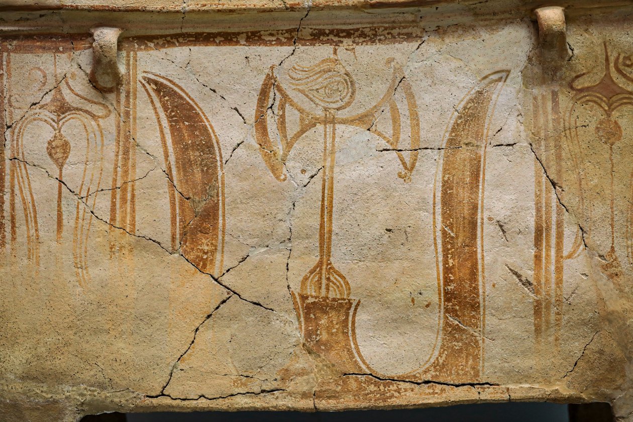 Kutsama boynuzlarıyla süslenmiş Minos Göğüs larnaksı by Minoan