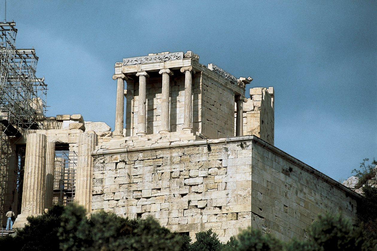 Mnesicles ve Calicrates tarafından MÖ 5. yüzyılda tasarlanan Athena Nike Tapınağı, Atina Akropolü, Yunanistan (fotoğraf) by Mnesikles Mnesikles