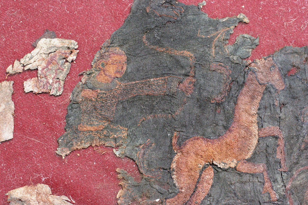 Halı, Ula Hakkında, Xiongu dönemi by Mongolian School