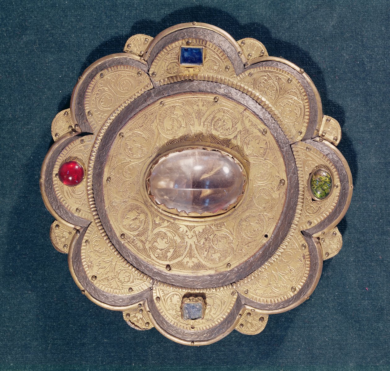 Polylobed rölyef, 13. yüzyıl (altın, ahşap ve değerli taşlar) by Mosan School