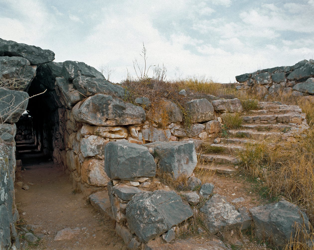 Miken sanatı: Miken kalesinin kapalı geçidi, Tiryns Şehir, MÖ 1200 civarında. Yunanistan by Mycenaean