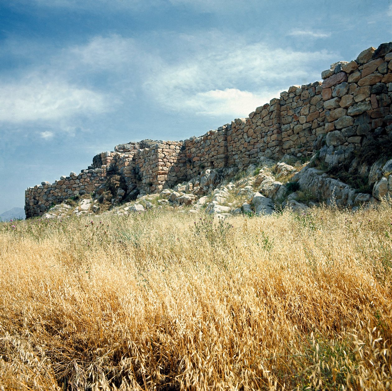 Miken sanatı: Tiryns duvarının kalıntılarının görünümü Şehir MÖ 1200 civarında inşa edilmiştir. Yunanistan by Mycenaean