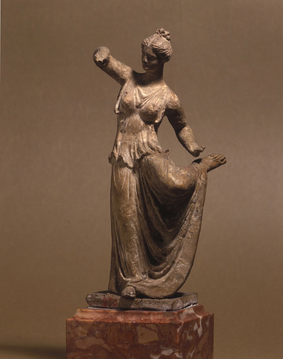 Miken uygarlığı: Tanagra dansçısı, MÖ 3. yüzyıl, Museo della Scala, Milano by Mycenaean Mycenaean