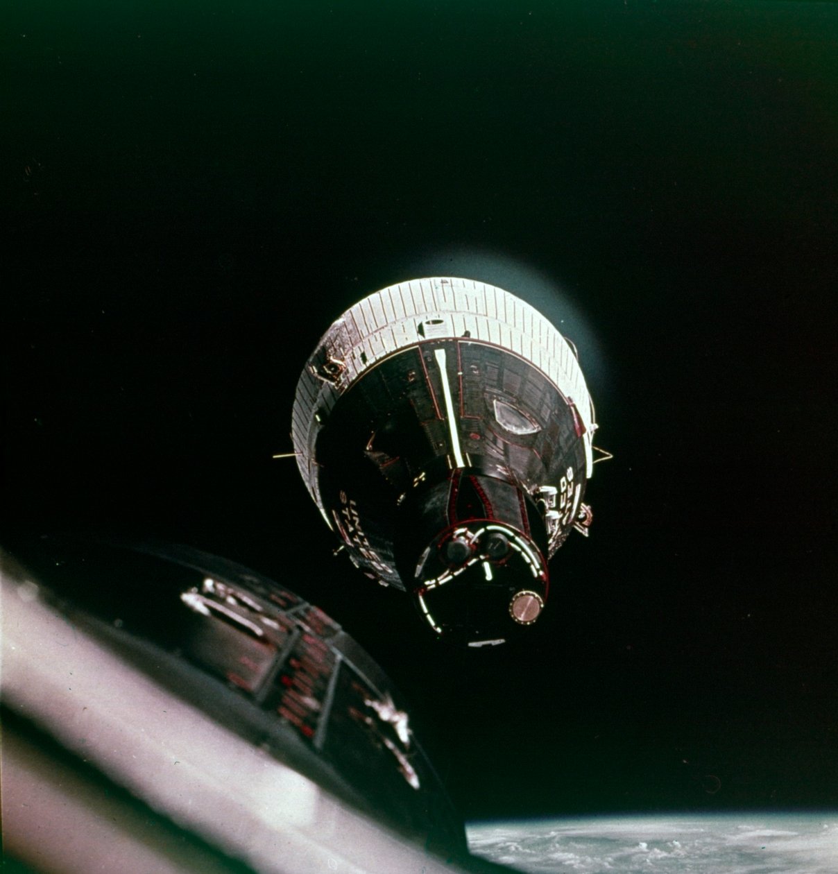 Uzayda ilk buluşma, 15 Aralık 1965. by NASA Images