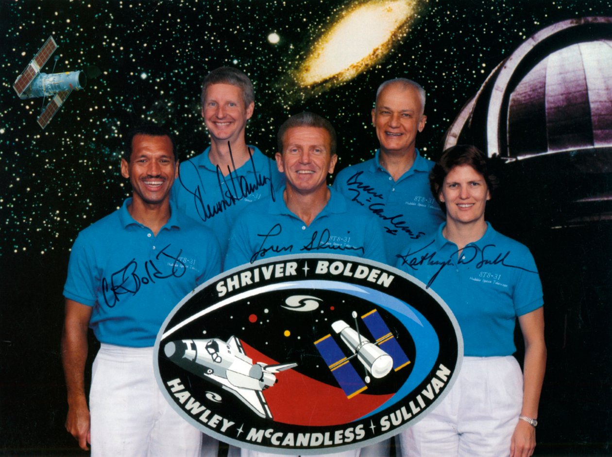 Uzay Mekiği Misyonu STS-31 mürettebatı, 1990. by NASA Images