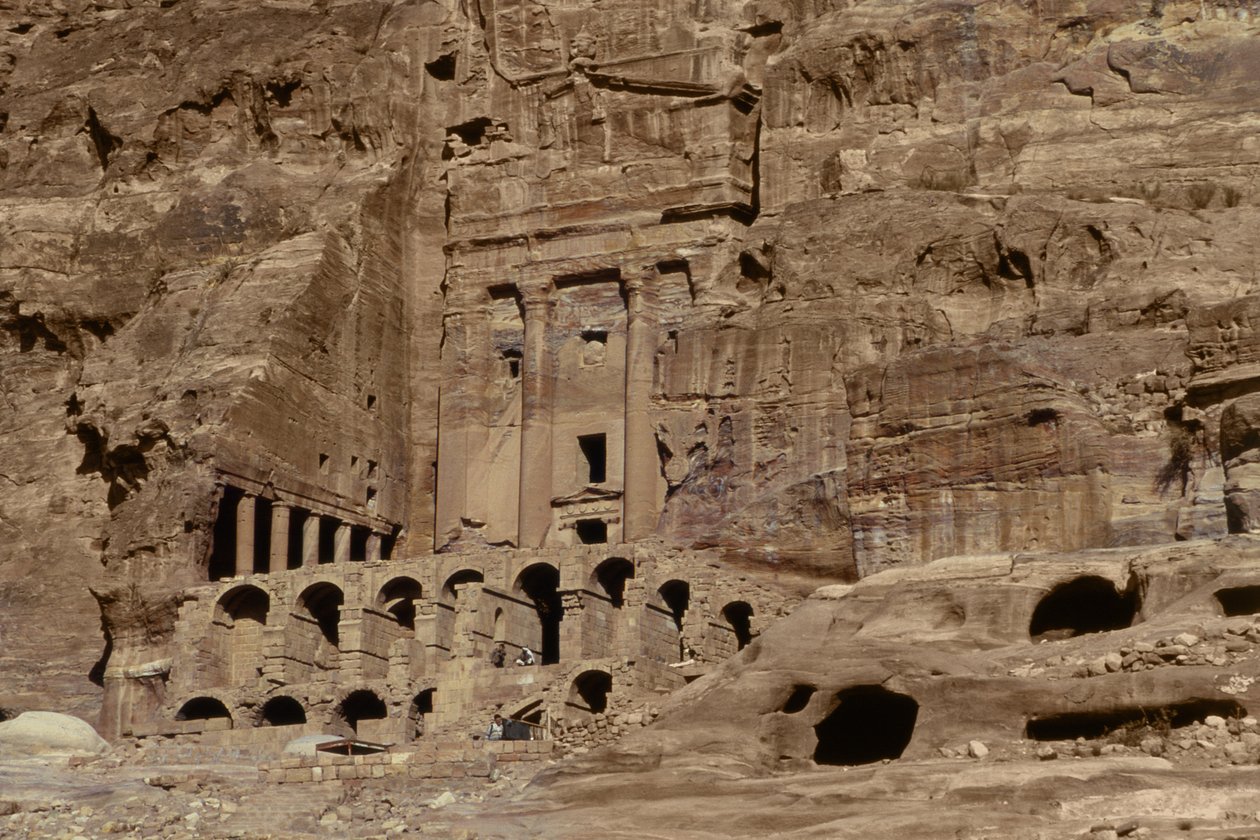 kaya mezarları by Nabatean