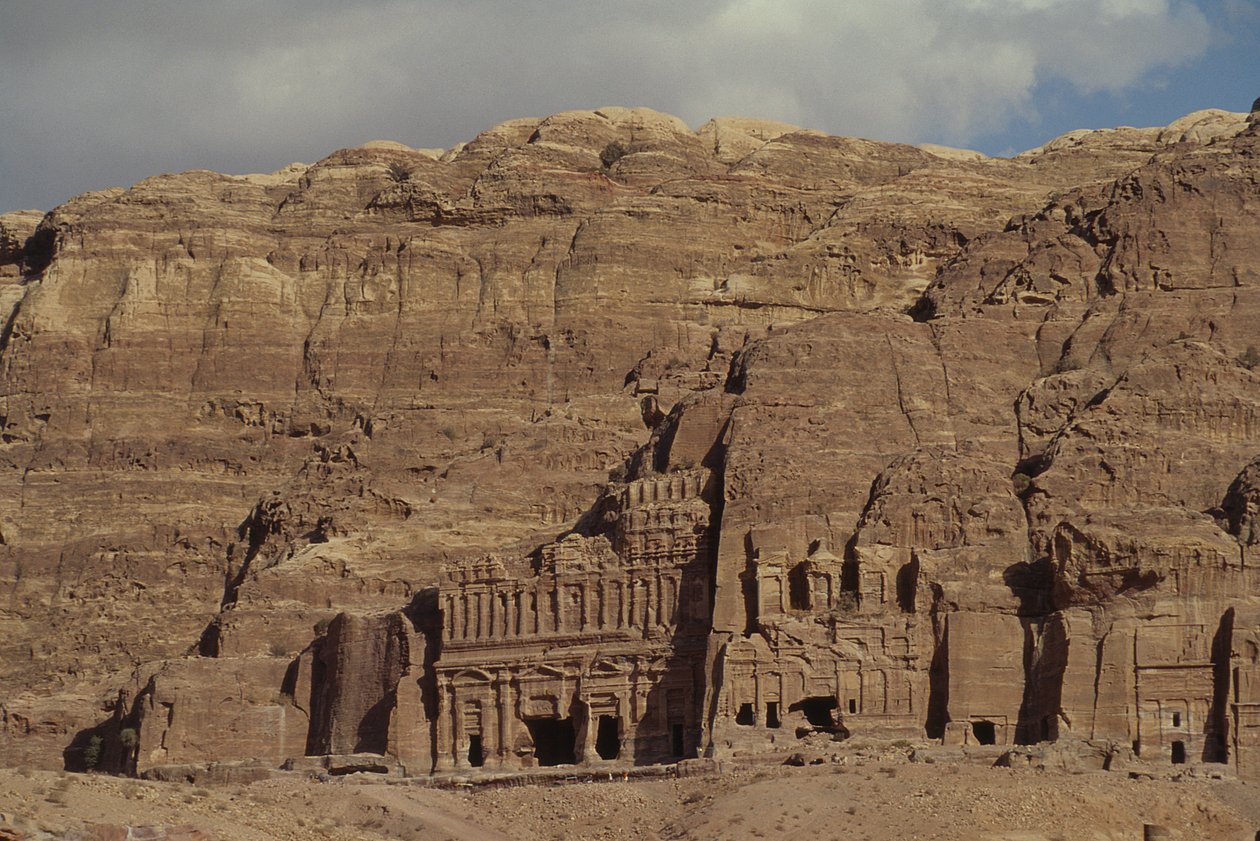 cüruf dağı by Nabatean