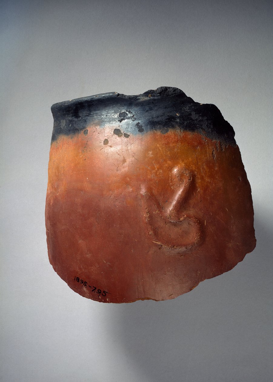Kabartmada Aşağı Mısır tacını gösteren çanak çömlek parçası, Hanedan Öncesi (çömlek) by Naqada I Period Egyptian