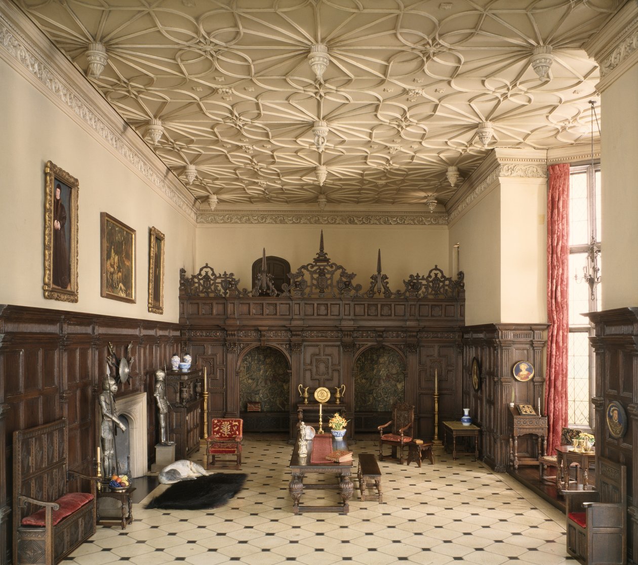 E-1: Geç Tudor Dönemi İngiliz Büyük Odası, 1550-1603 by Narcissa Niblack Thorne