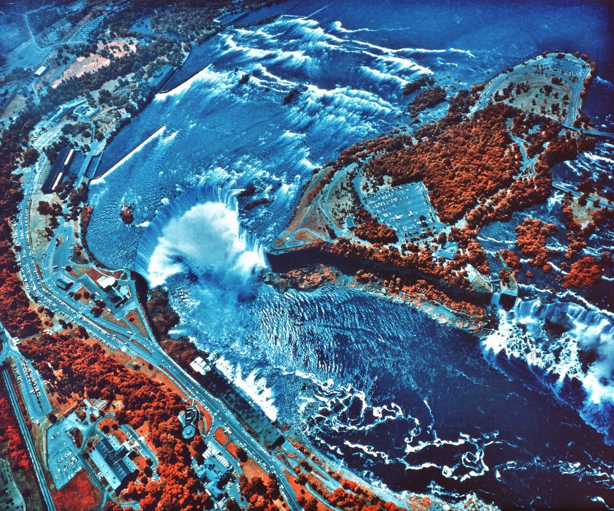 NASA Earth Survey 2 uçağından alınan Niagara Şelalesi