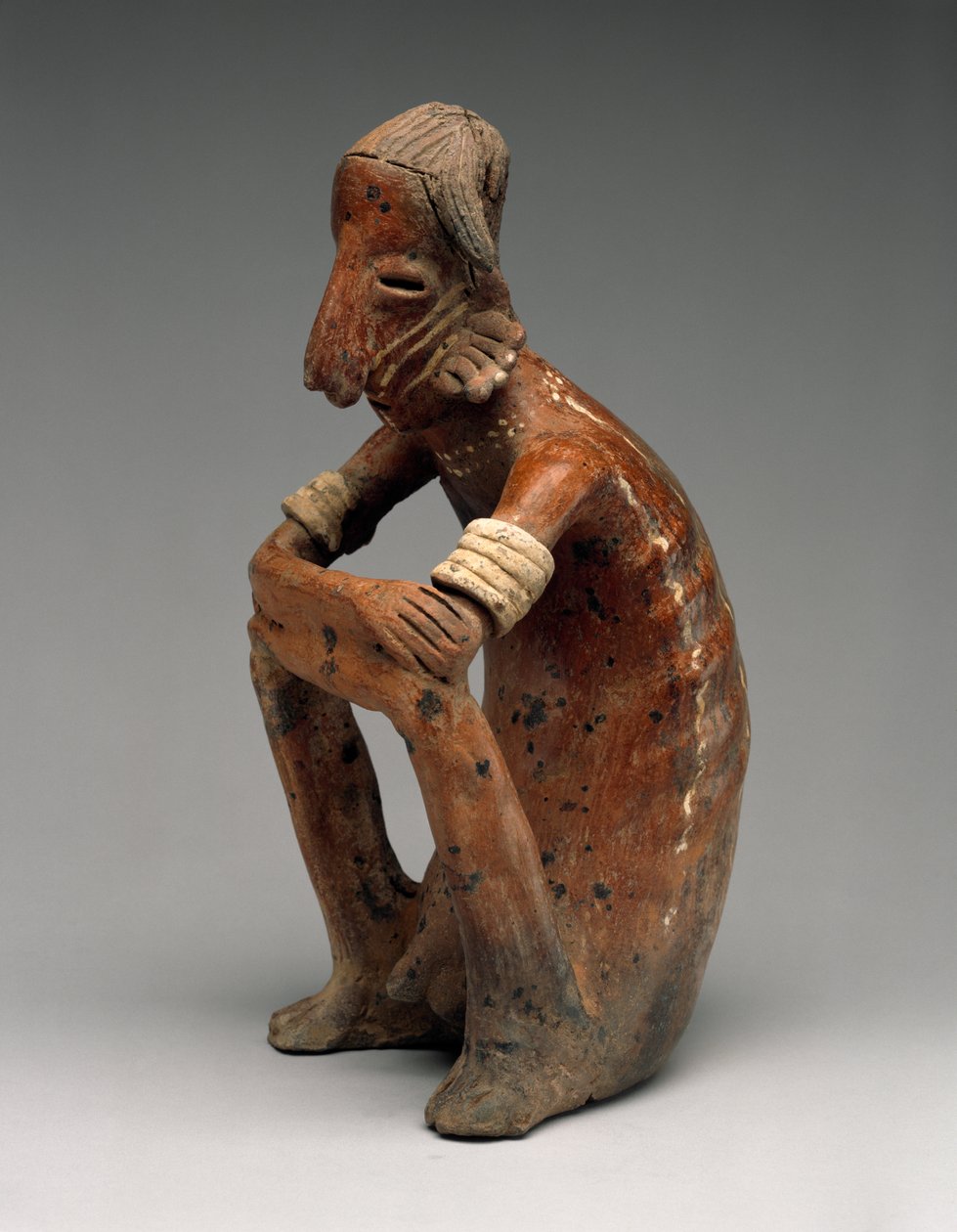 Bir deri bir kemik Oturan Adam, Proto-Classic, 100 BC-AD 300 (çok renkli astar boyalı toprak kap) by Nayarit