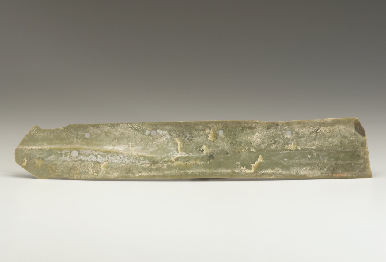 Hasat bıçağı (hu), Qijia Kültürü, MÖ 2500-2000 dolayları (yeşim taşı) by Neolithic Period Chinese School