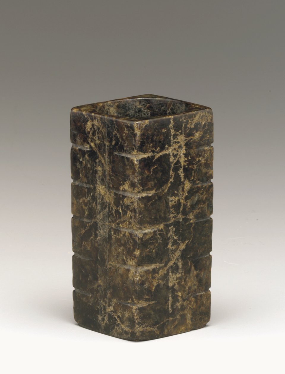 Uzun tüp (cong) Tai Gölü bölgesi, Liangzhu kültürü, MÖ 3300-2250 (yeşim taşı) by Neolithic Period Chinese School