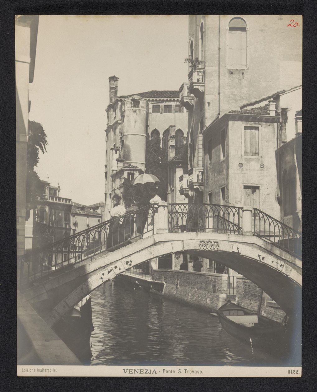 Ponte San Trovaso te Venedik Venedik - Ponte S. Trovaso (nesne üzerindeki başlık) by Neue Photographische Gesellschaft