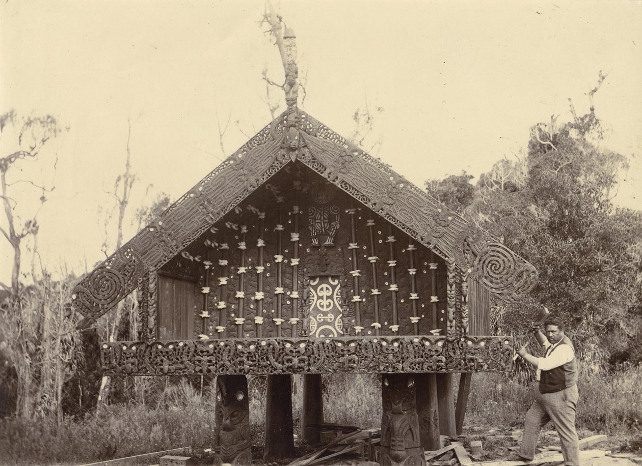 Te Takinga pataka, c.1895 (gümüş jelatin baskı) by New Zealander Photographer