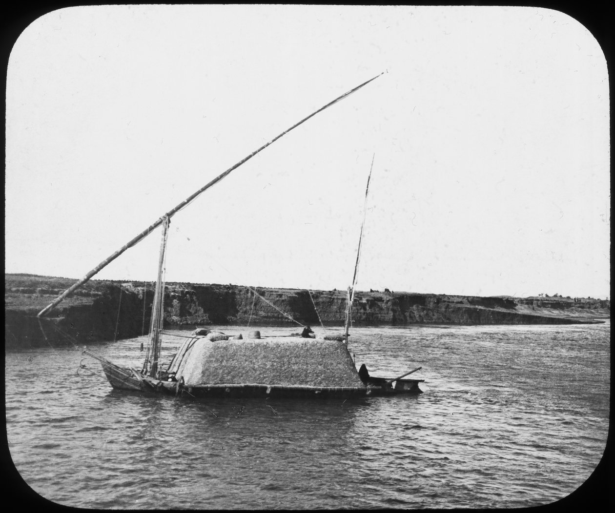 Bir yüklü dahabiyeh, Mısır, c1890 by Newton and Co