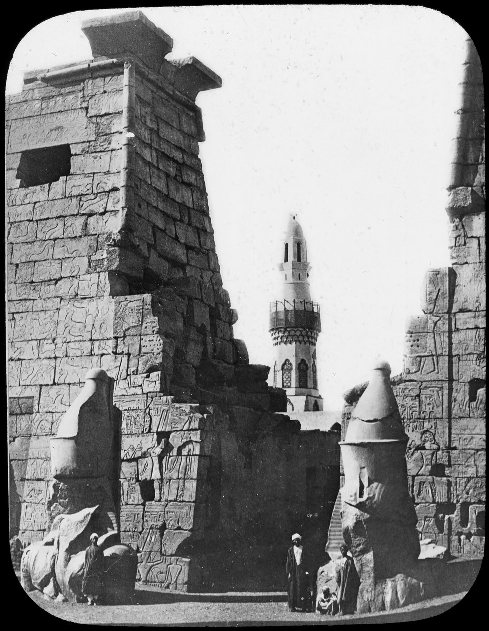 Luksor Tapınağı minaresi ve kalıntıları, Luksor, Mısır, c1890. Slayt by Newton and Co