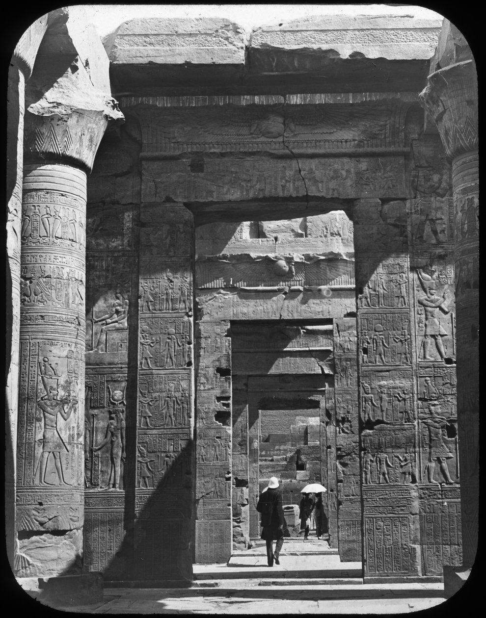Tapınak girişi, Kom Ombo, Mısır, c1890 by Newton and Co