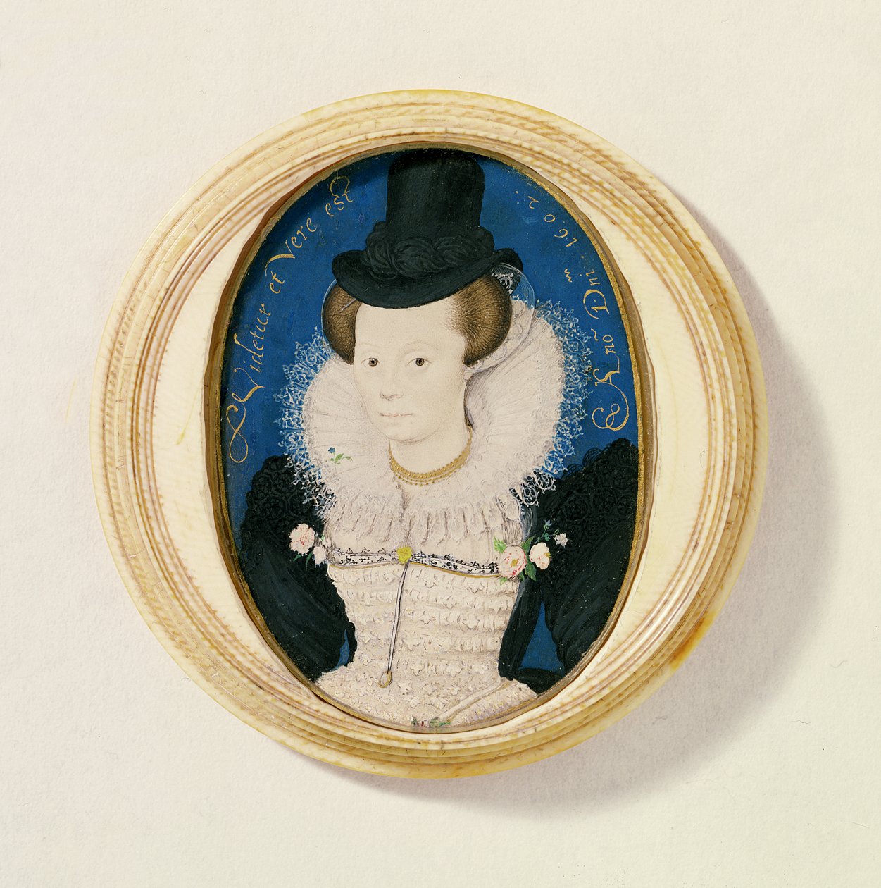 Bilinmeyen bir kadının minyatürü, 1602 (parşömen üzerine wc) by Nicholas Hilliard