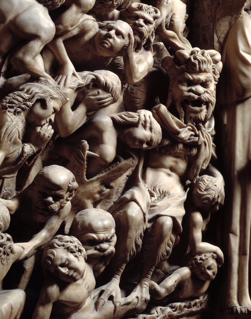 Gotik Sanat: Son yargıda cehenneme gidenleri temsil eden kabartmaların detayı, Nicola Pisano