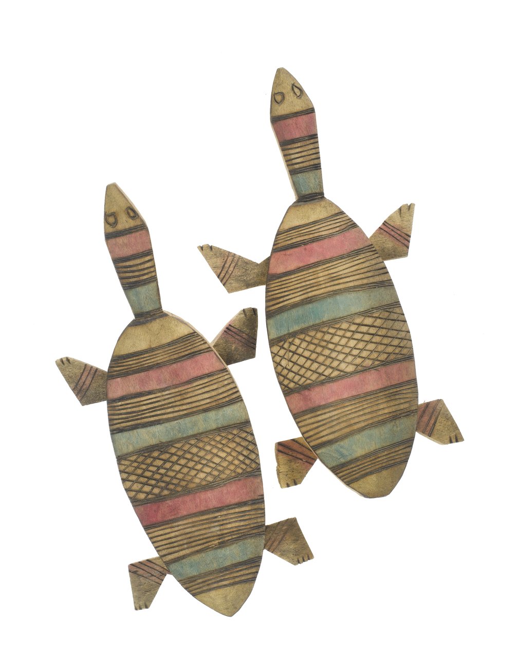Kırmızı, yeşil ve siyah boyalı geometrik desenlerle süslenmiş oyma ahşap kaplumbağa figürleri, Hausa People, Kano, Kuzey Nijerya (boyalı ahşap) by Nigerian Nigerian