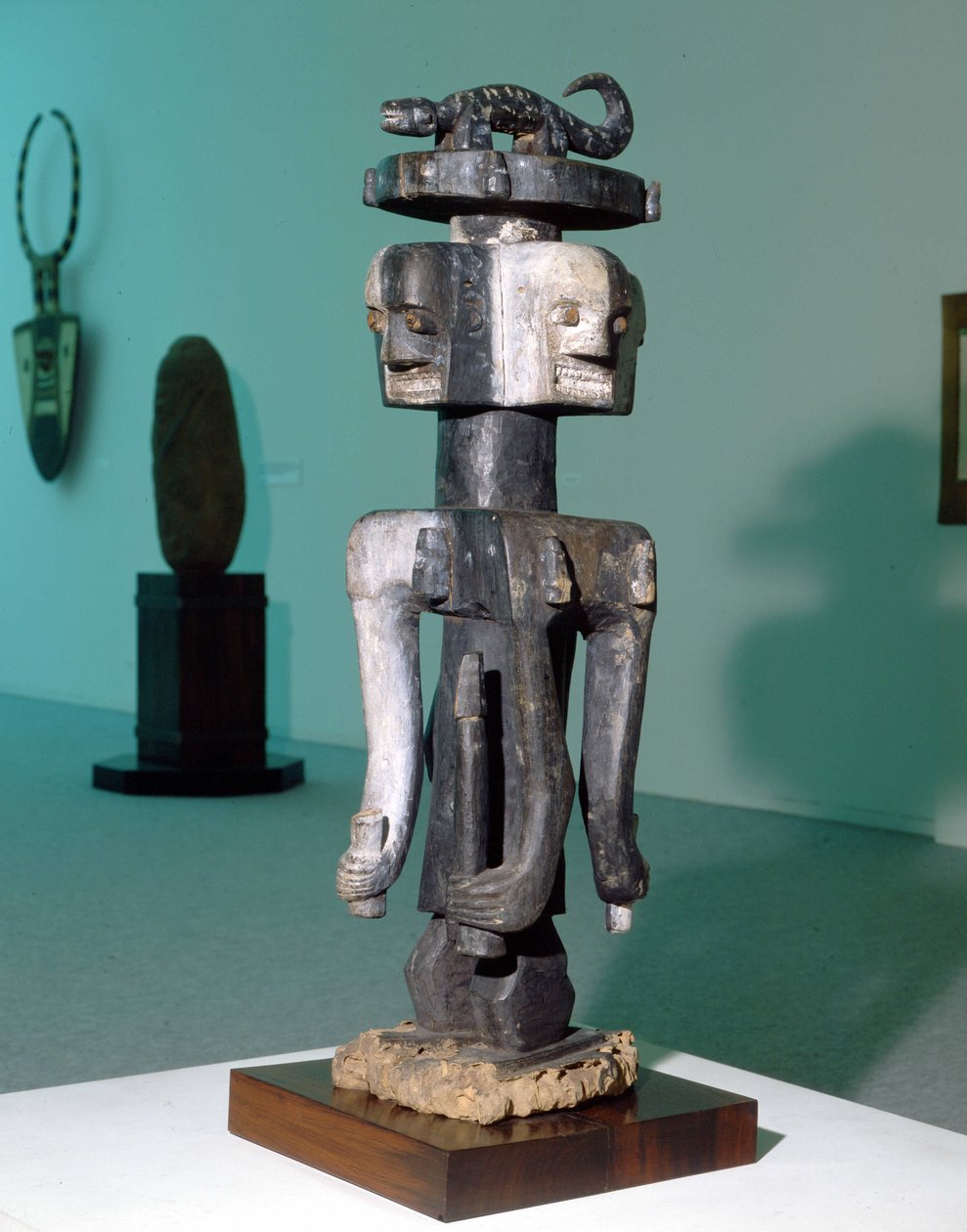 Halk Sanatları “” Ijo”” (Nijerya). Bir kült karakterini betimleyen heykel, muhtemelen bir fallik tanrıdır. by Nigerian Nigerian
