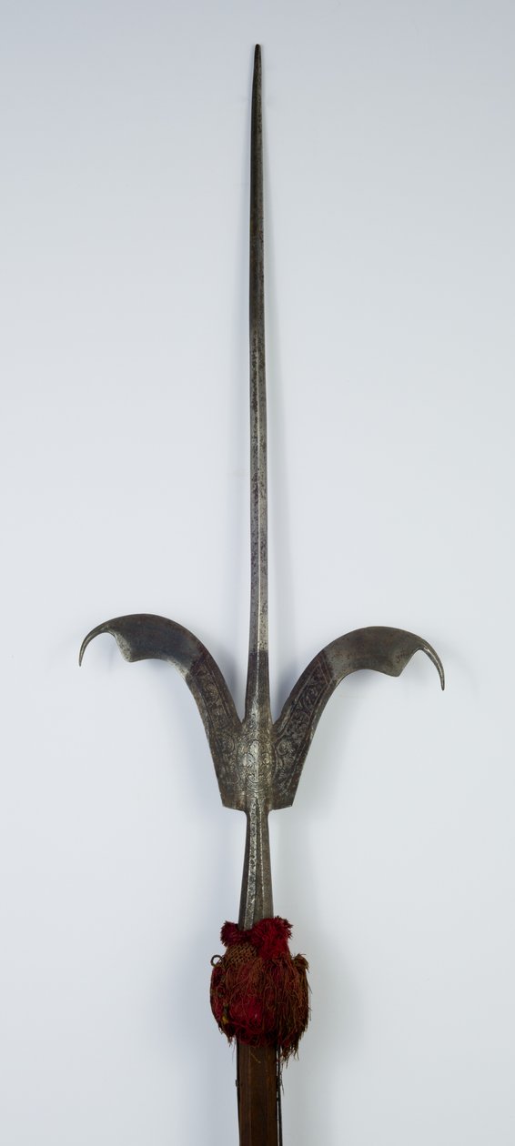Friuli Spear (çelik, ahşap ve yaldız izleri olan kumaş) by Northern Italian School