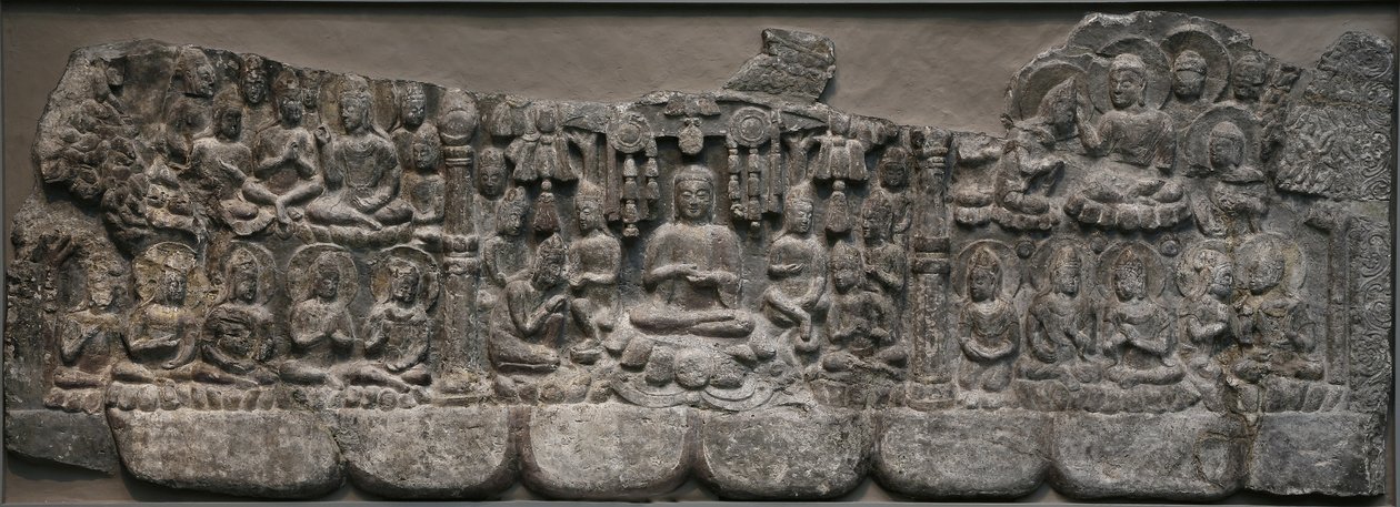 Duvar heykeli: Budaların ve Bodhisattvaların Cennetteki Buluşmaları, Handan, Hebei Eyaleti, 550-577 (pigment izleri olan kireçtaşı) by Northern Qi Dynasty Chinese Scool
