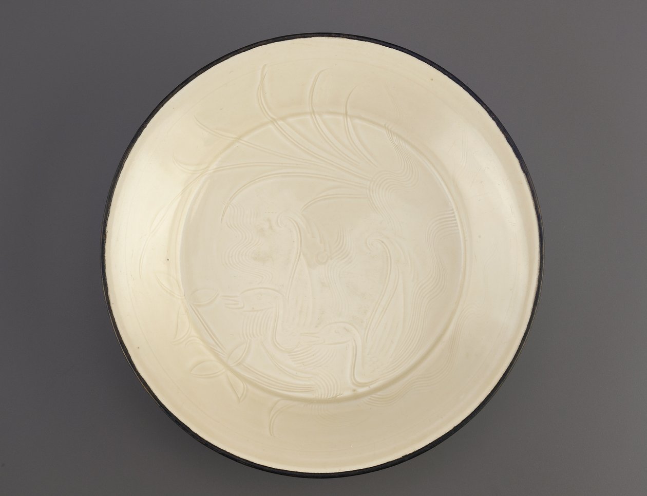 Ördeklerin kazıma bezemeli yemek takımı, Hebei Eyaleti, 11.-erken 12. yüzyıl (seramik) by Northern Song Dynasty Chinese School