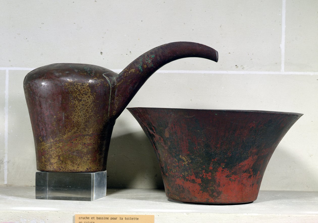 Ewer ve lavabo (bakır) by Old Kingdom Egyptian