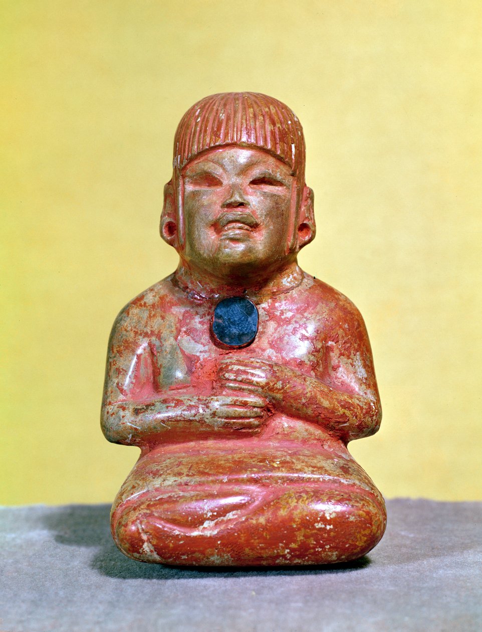 Oturan figür, muhtemelen mısır ve neşe tanrısının en eski temsillerinden biri, La Venta, Tabasco, Klasik Dönem Öncesi (çok renkli yeşim) by Olmec