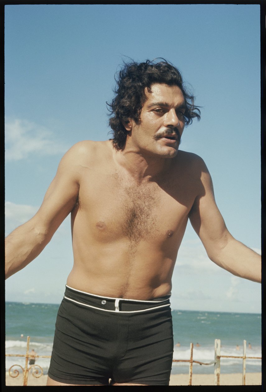 Ömer Şerif sahilde by Orlando Suero