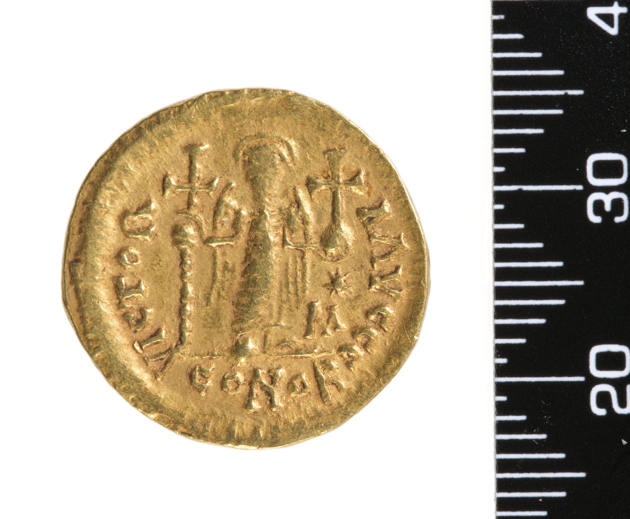 Madeni para (ters) c.534-548 (altın) by Ostrogothic Ostrogothic