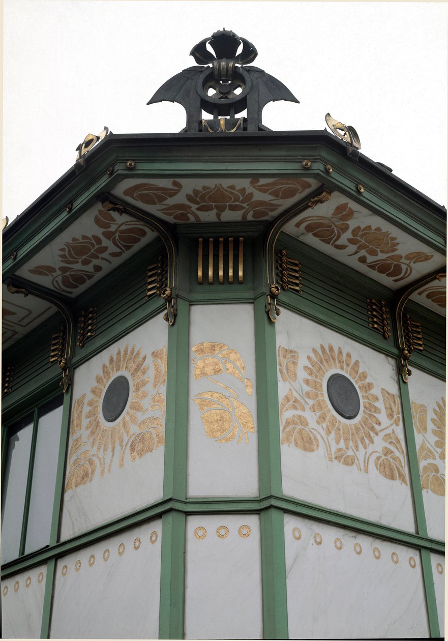 Art Nouveau: Mimar Otto Wagner (1841-1918) (Viyana Secession) 1894-1899 Viyana, Avusturya tarafından yapılan Karlsplatz metro istasyonunun (şimdi kafe) pavyonunun görünümü by Otto Wagner