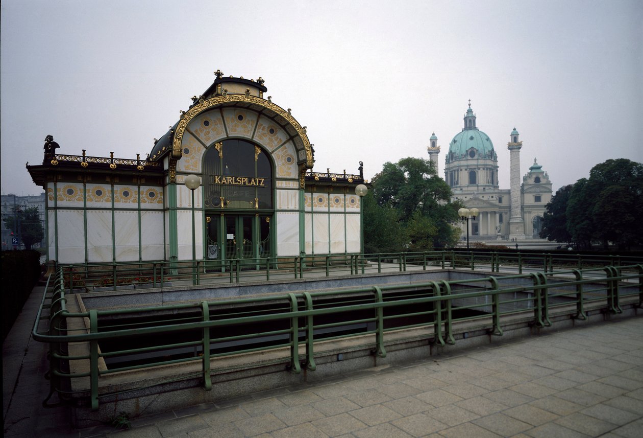 Art Nouveau: Mimar Otto Wagner (1841-1918) (Viyana Secession) 1894-1899 Viyana, Avusturya tarafından yapılan Karlsplatz metro istasyonunun (şimdi kafe) pavyonunun görünümü by Otto Wagner