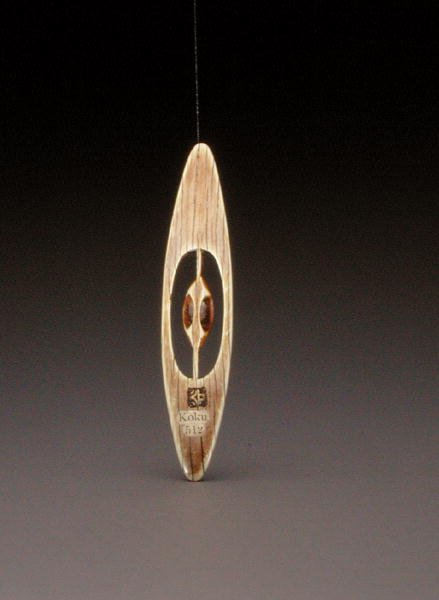 Kokusai mührü ile dokuma bir mekiği betimleyen Netsuke, 1860 dolayları (195497