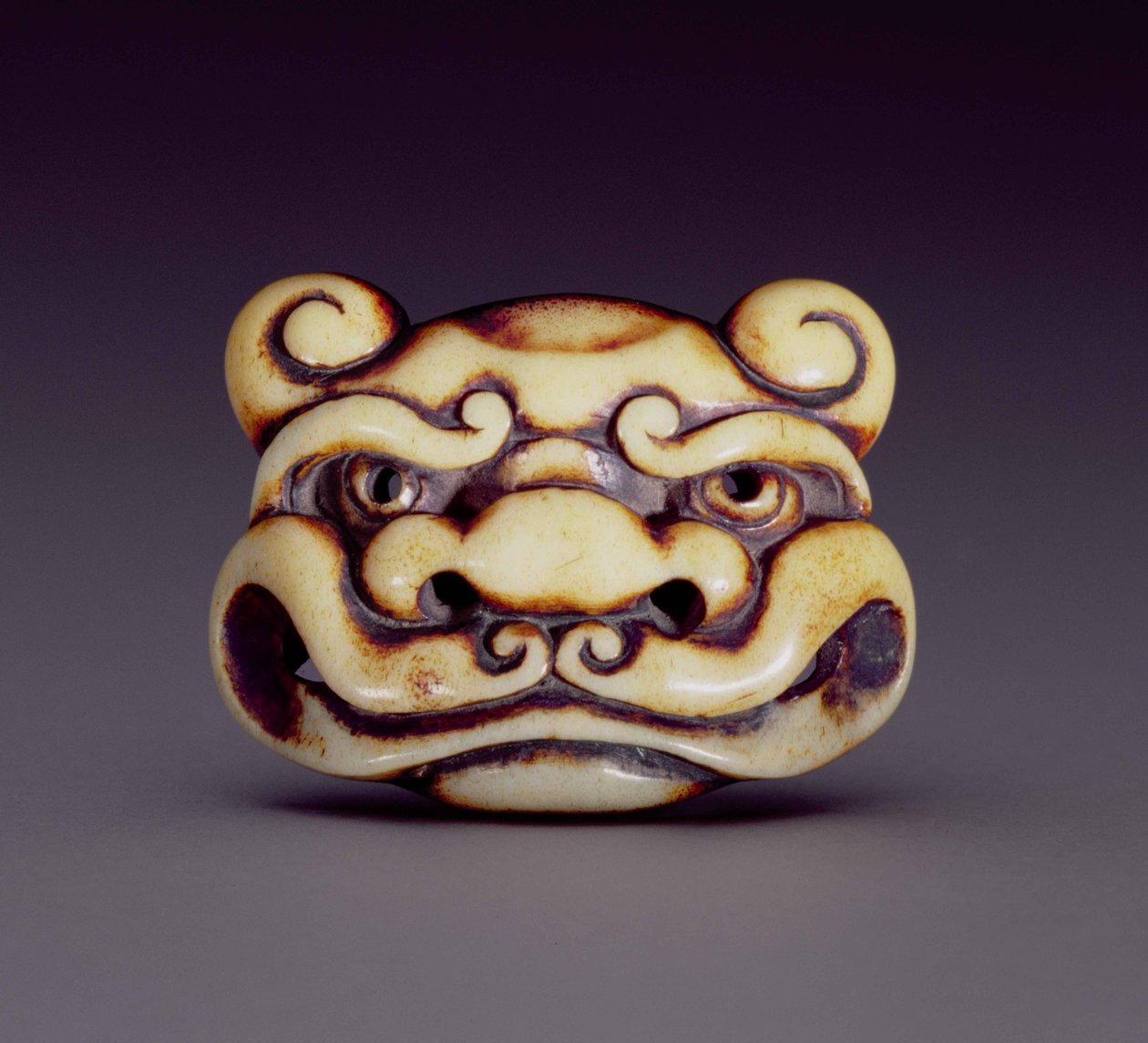 Oni iblisin yüzünü betimleyen Netsuke, 1870 dolayları (geyik boynuzu) by Ozaki Kokusai