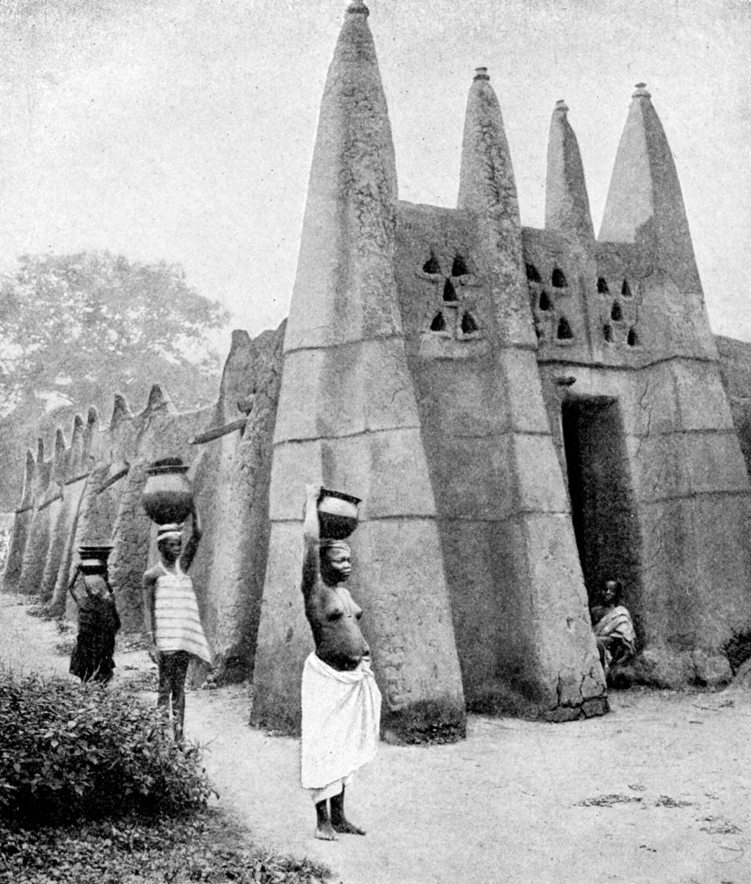 Ashanti mimarisi, Gana, 1922 by P. A. McCann