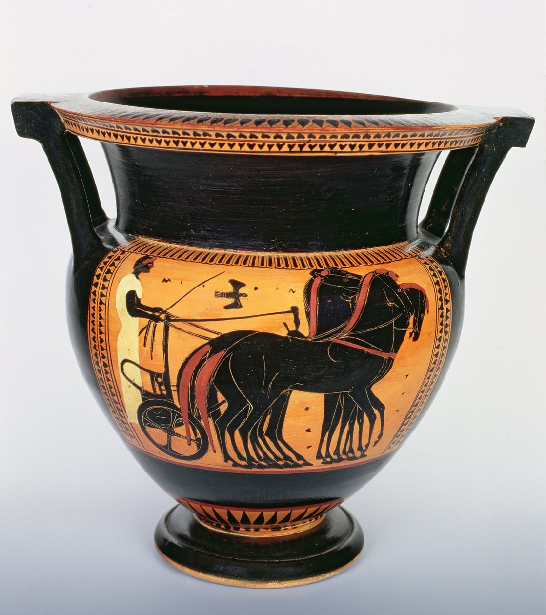 Bir savaş arabasını betimleyen siyah figürlü sütun krateri, MÖ 520-510 (seramik) by Painter of Tarquinia