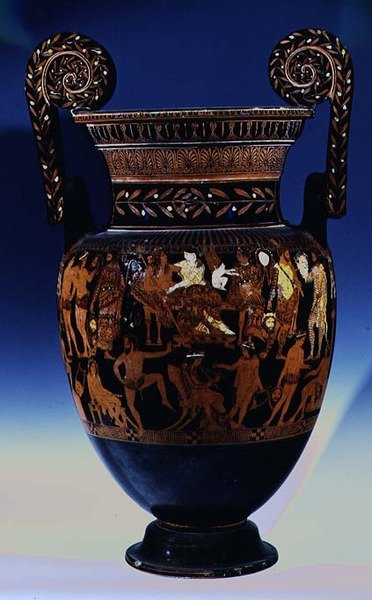 Tavan arası kırmızı figürlü volüt-krater, Bacchus ve Ariadne'den önce bir performansa hazırlanan aktörlerin ve müzisyenlerin bir sahnesiyle süslenmiş, Rumca, Ruvo'dan, MÖ 5. yy (seramik) (ayrıca bkz. 119445-7). by Painter Pronomos