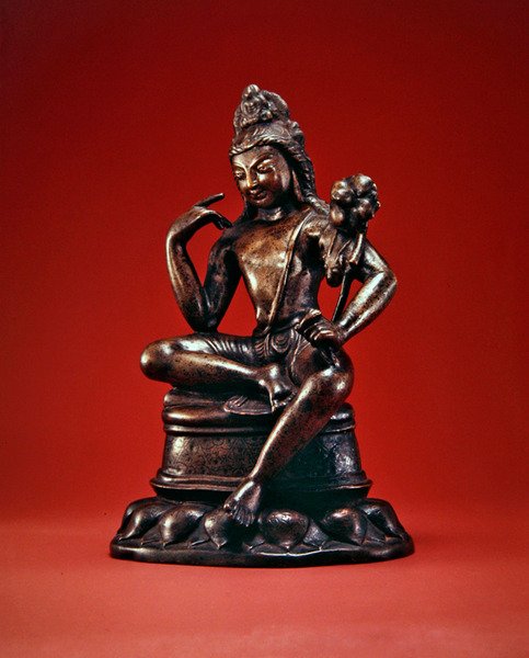 Padmapani Lokeshvara meditasyonda oturmuş, 7. yüzyılın ilk yarısı (gümüş ve bakırla işlenmiş bronz) (ayrıca bkz. 394853) by Pakistani School