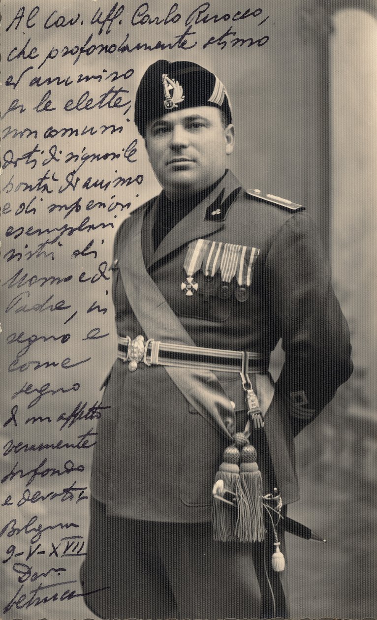 "MVSN- Blackshirts" albümü: Centurion of the Militia tam üniformalı, 05/1939 (s/b fotoğraf) by Pasquini Pasquini