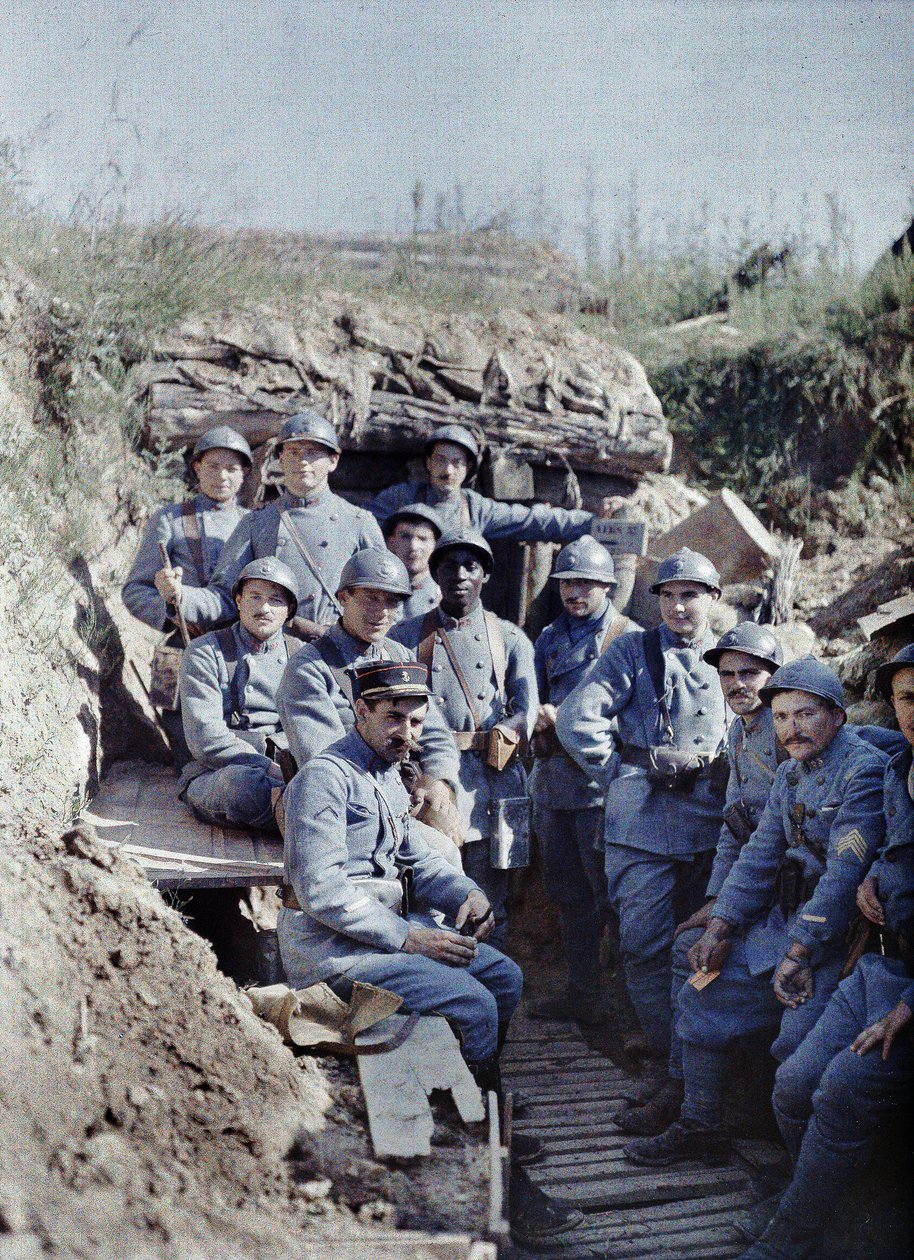 Cephe hattında bir siperde bir grup Fransız askeri, Hirtzbach, Departman Haut-Rhin, Alsace, Fransa, 16 Haziran 1917 (otokrom) by Paul Castelnau