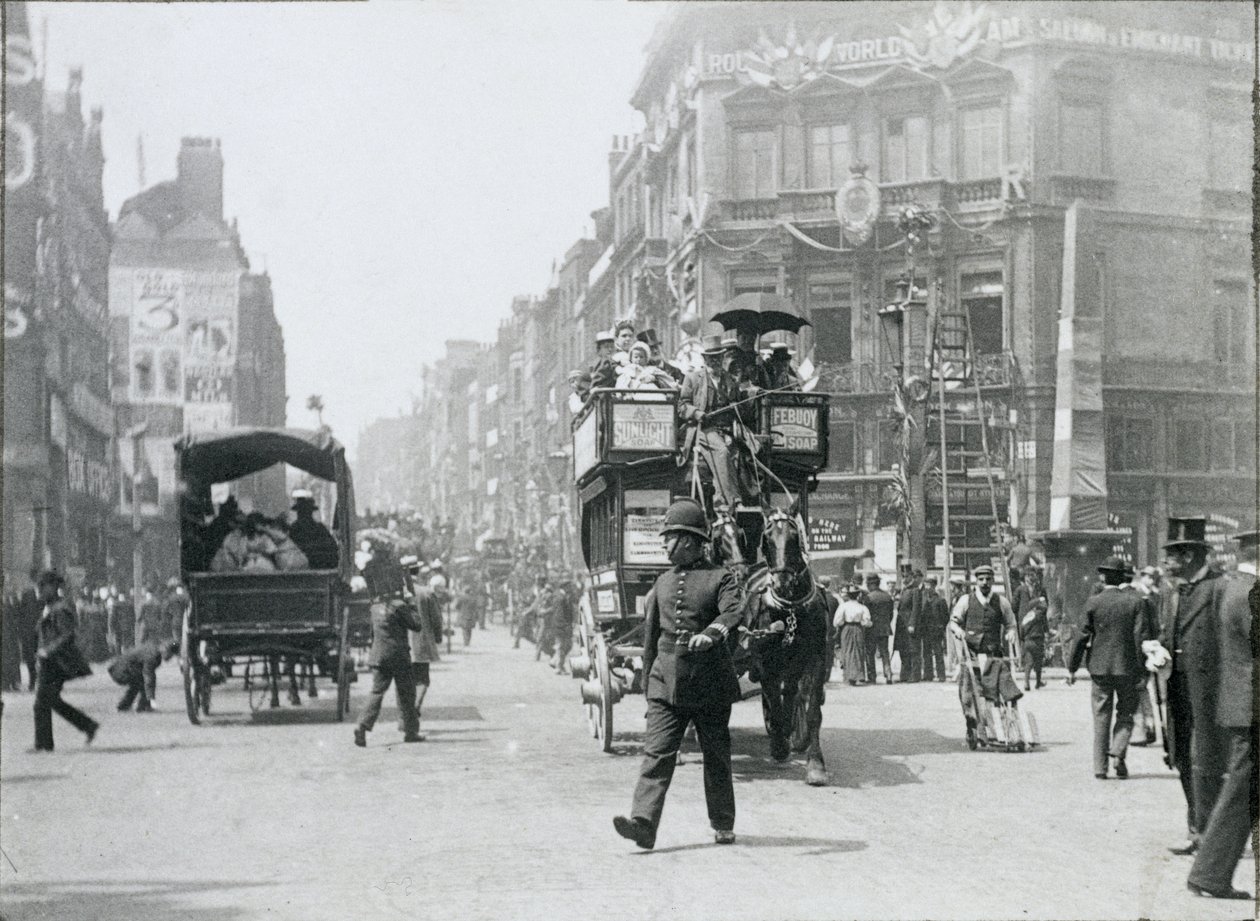 Ludgate Circus, Londra, Kraliçe'nin Jübilesi için hazırlandı, 1897 by Paul Martin
