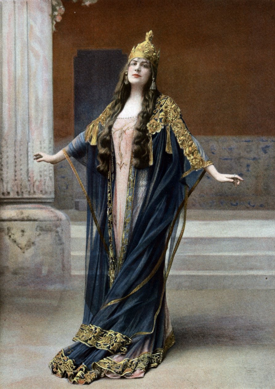 Opera sanatçısı Lucy Arbell (1882-1947), "Bacchus" operasında kraliçe Amahelli rolünde, Paris, Fransız gazetesi "Le Theatre"dan Nadar fotoğrafı, Temmuz 1909 by Paul Nadar